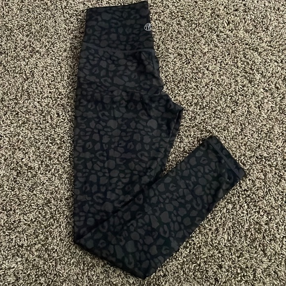 Til You Collapse Pants - TYC Effortless Classic Leggings - Black Leopard